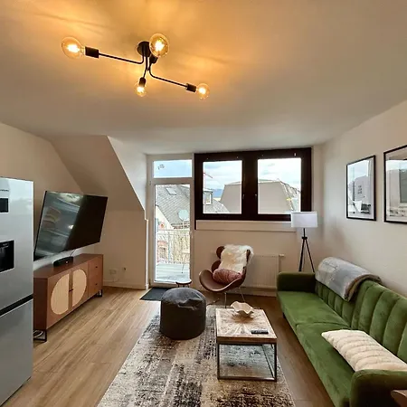 Karl Flats - Netflix - Parkplatz - Balkon Lägenhet