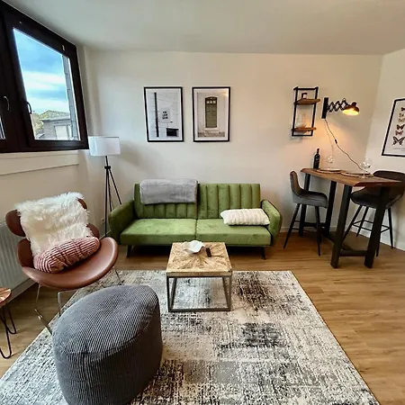 Karl Flats - Netflix - Parkplatz - Balkon Lägenhet Trier